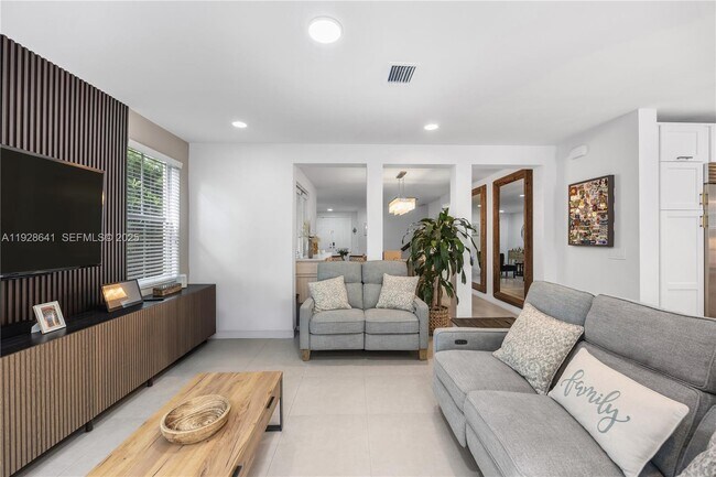 Building Photo - 10470 NW 69th Terrace