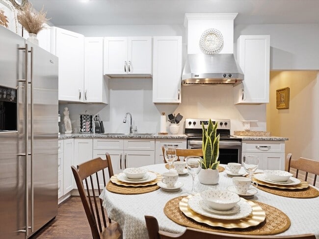 Building Photo - 222 N Cliff St