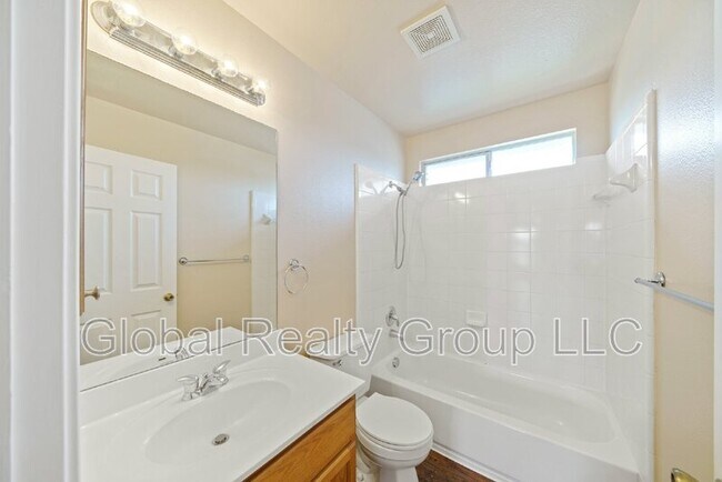 Building Photo - 109 Starling Creek