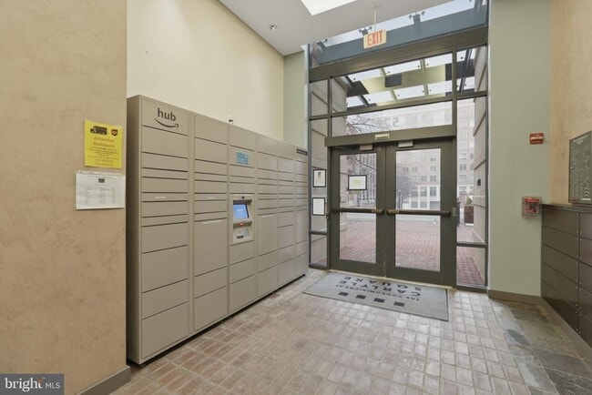 Building Photo - 520 John Carlyle St