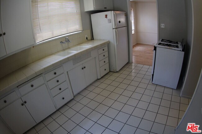 Building Photo - 1606 Glendon Ave