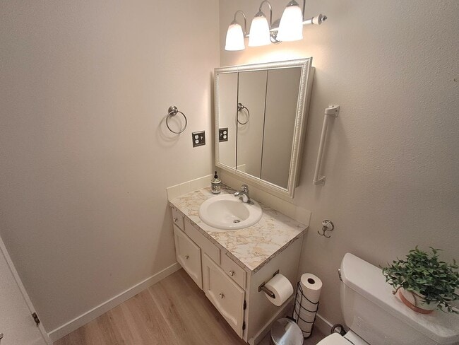 Building Photo - $2,595 - 4 Bed / 3 Bath Home with Fully Fe...