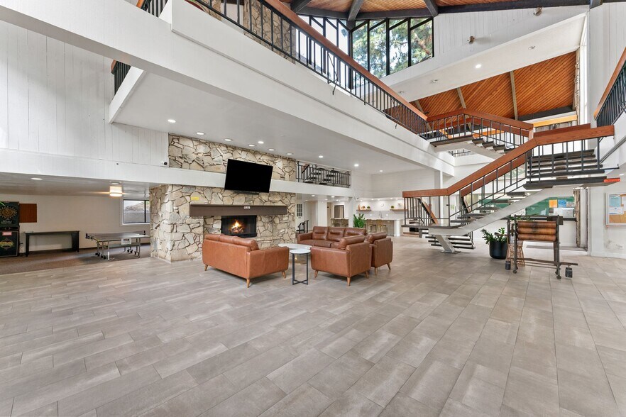 Building Photo - 8650 Gulana Ave