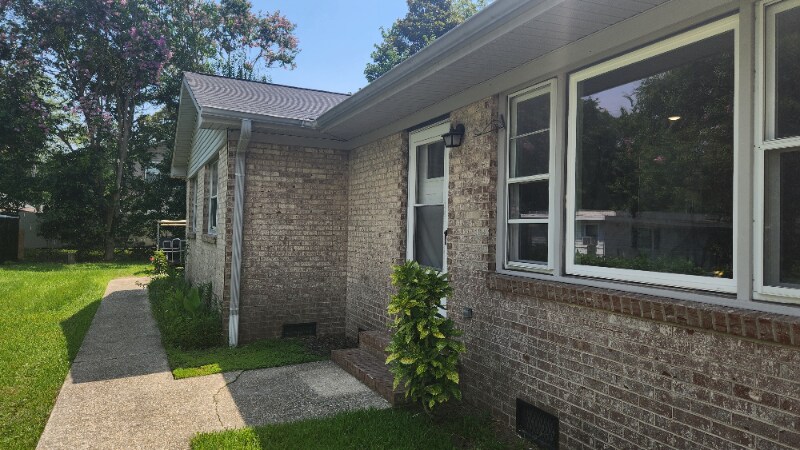 Building Photo - 626 Surfside Dr