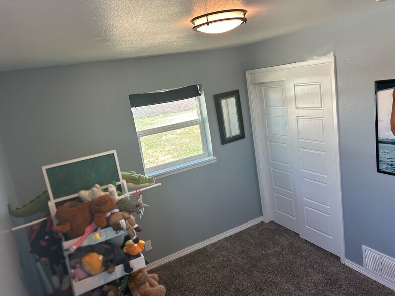 Bedroom 4 - 3804 Titanic Ave