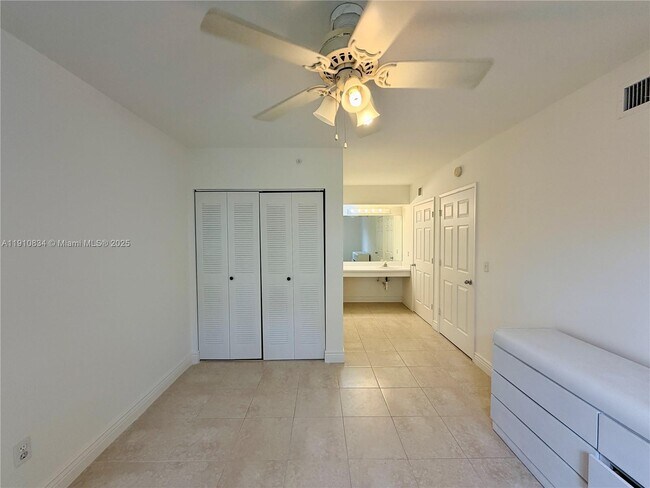 Building Photo - 2600 S University Dr