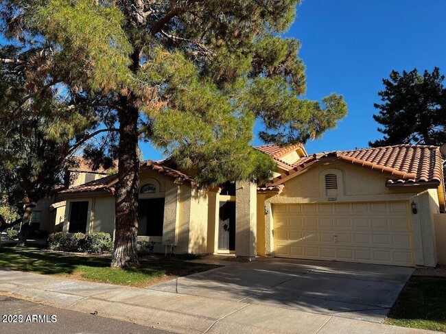 Primary Photo - 225 W Vera Ln