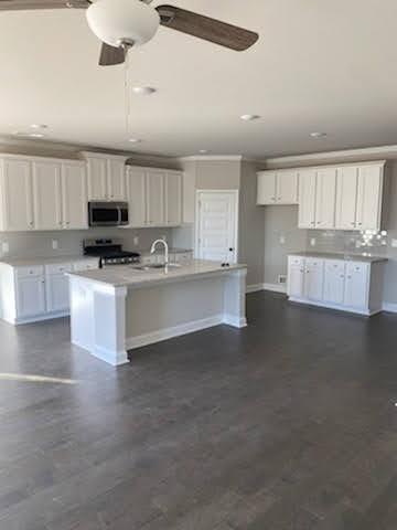 Building Photo - 200 Broadleaf Way