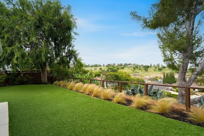 Building Photo - Updated Mid Century Home in Rancho Palos V...