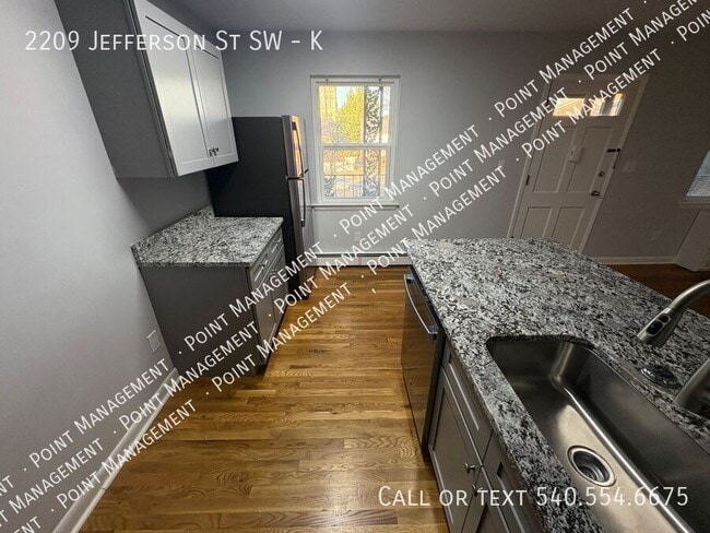 Building Photo - 2209 Jefferson St SW