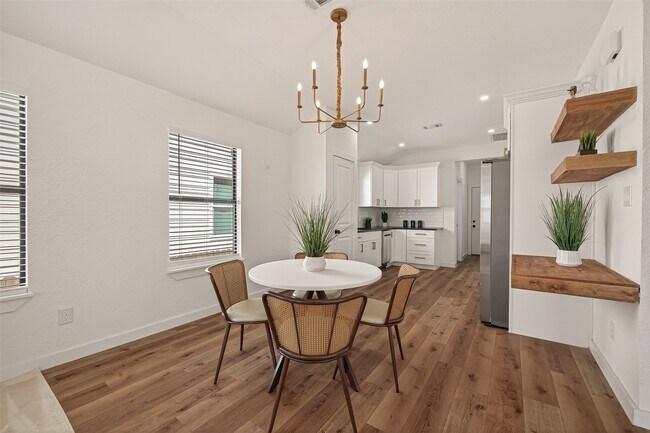 Building Photo - 1311 E 35th St