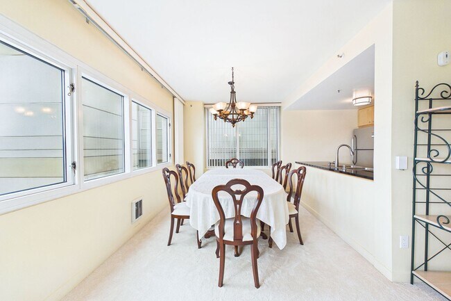 Building Photo - 2BR/2BA Corner Condo w/ Parking | Post International – Lower Pacific Heights