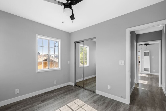 Building Photo - Beautiful 1BR 1BA Unit with Attached 1-Car...