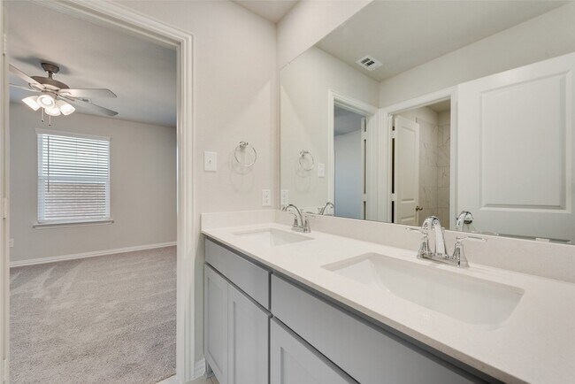 Building Photo - 225 Cranz Farm Dr