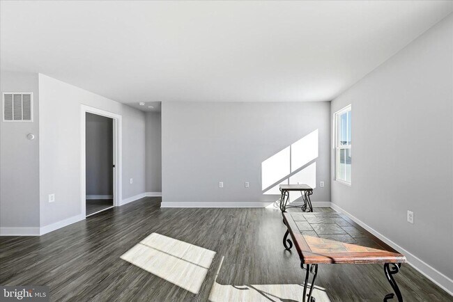 Building Photo - 313 Switchgrass Ct