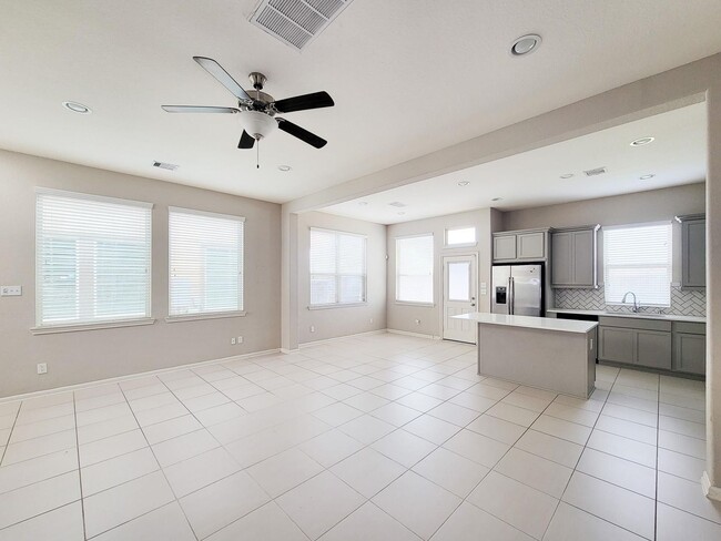 Building Photo - 219 Biltmore Loop