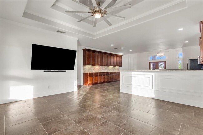 Building Photo - 164 Peck St