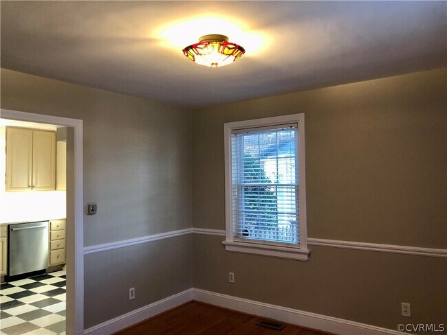 Building Photo - 208 Woodlawn Ave