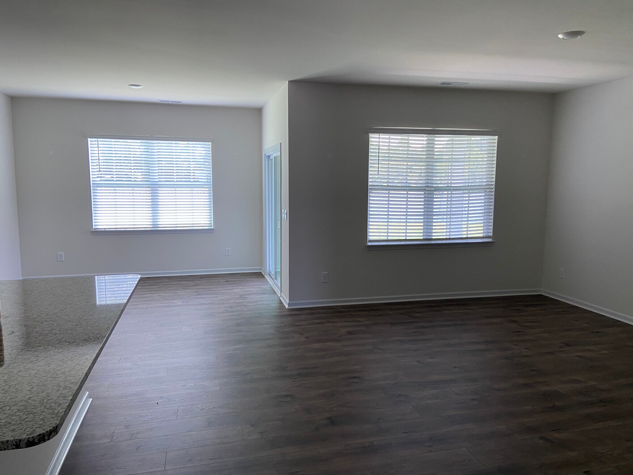 Building Photo - 1251 Middlecrest Dr