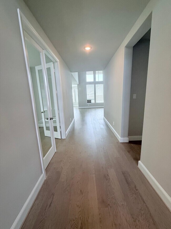Building Photo - 4934 Dickens Lndg Dr