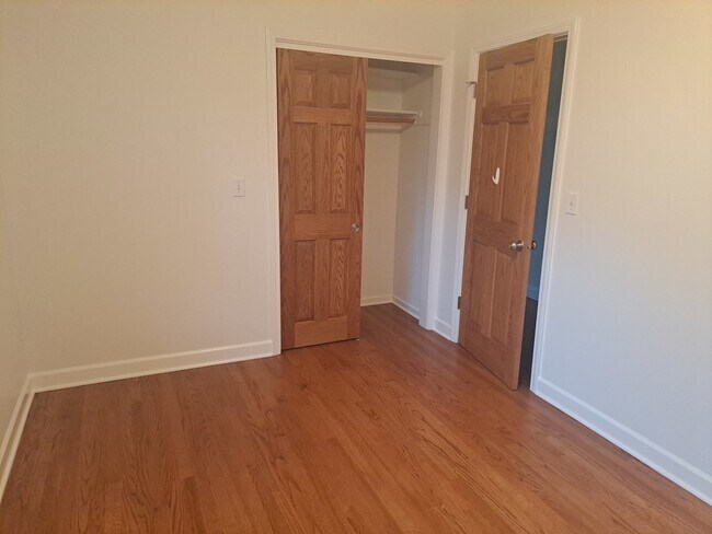 Building Photo - 2045 Farrell Ave