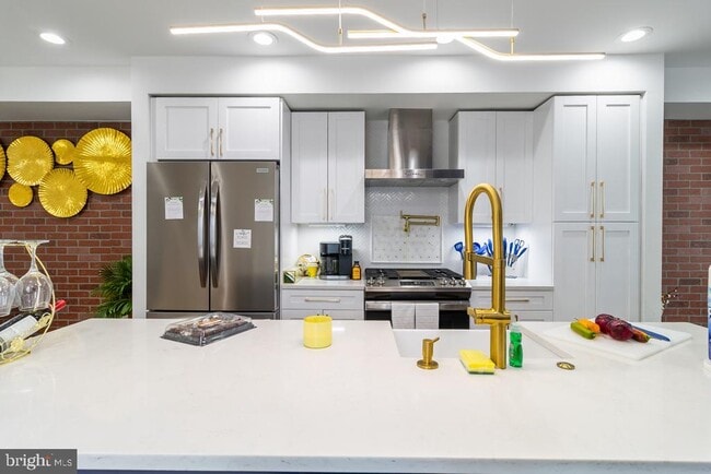 Building Photo - 1417 Montello Ave NE