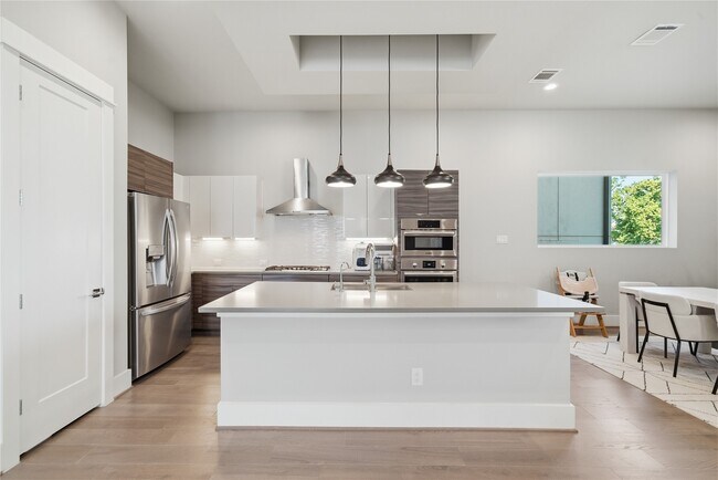 Building Photo - 1615 Wheeler Ave