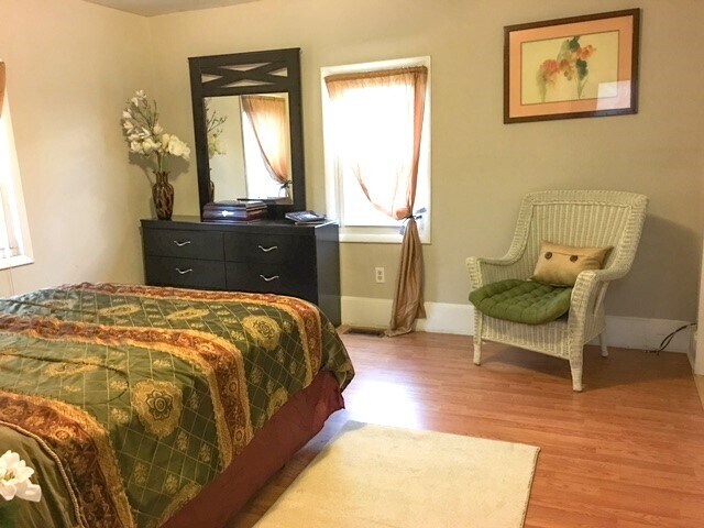 Building Photo - 10 Gardner St