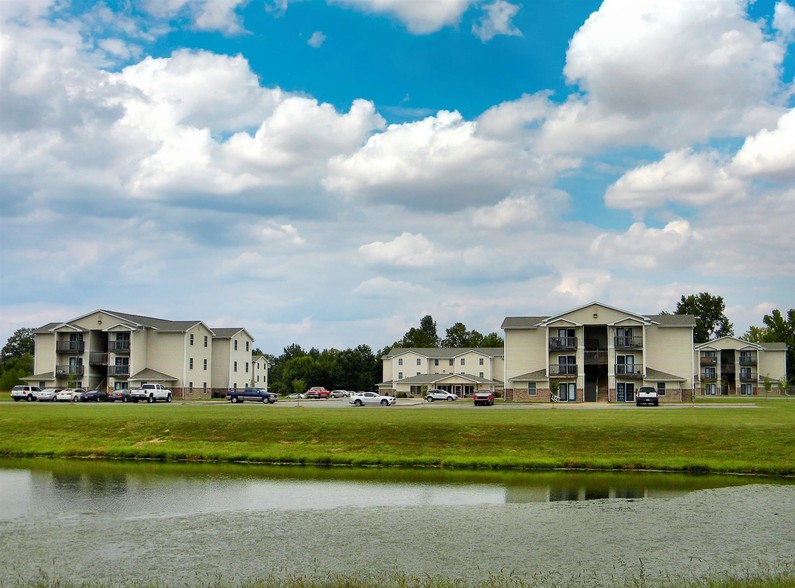 Building Photo - Lake Logan Apartments