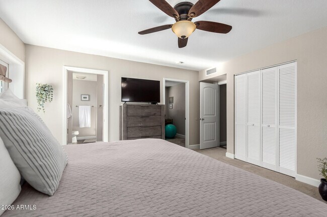 Building Photo - 3927 E Cortez St