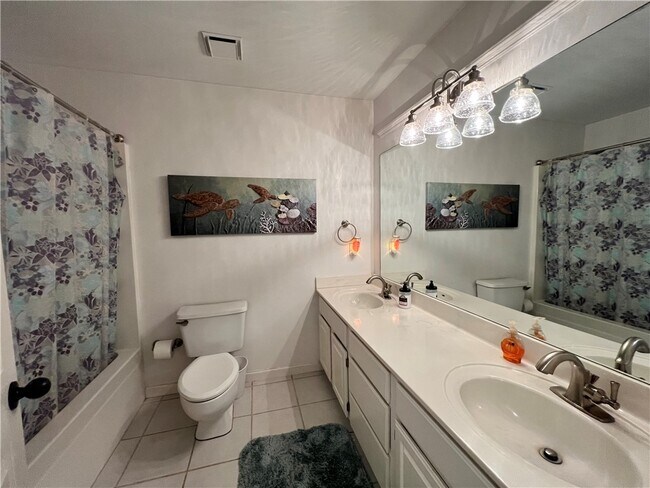 Building Photo - 2009 S 11th St