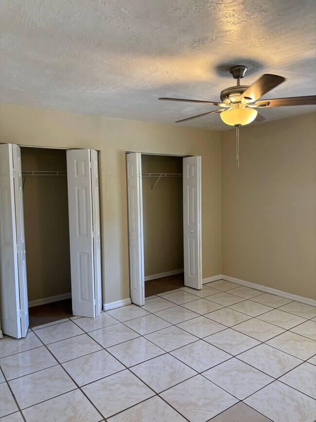 Building Photo - 322 Canal Rd