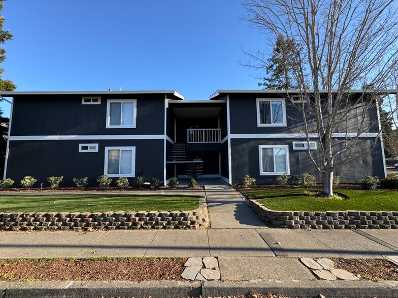 Building Photo - 2304 Maher Dr