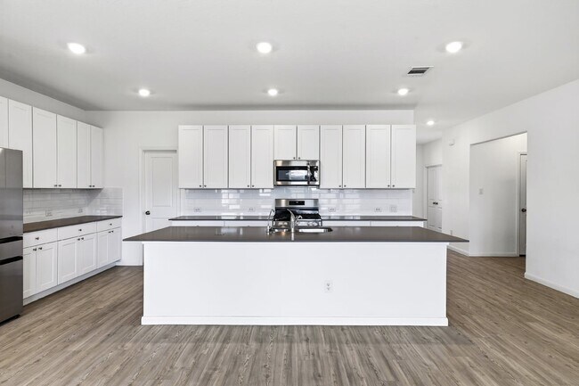 Building Photo - 14014 Roller Mls