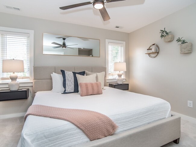 Building Photo - **OFFERING 1/2 OFF FIRST MONTH'S RENT FOR 9+ MONTH LEASE** Luxurious 2BD, 1.5BA Raleigh Unit (B) ...