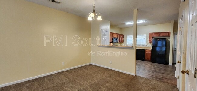 Building Photo - 7298 Wagon Wheel Ct