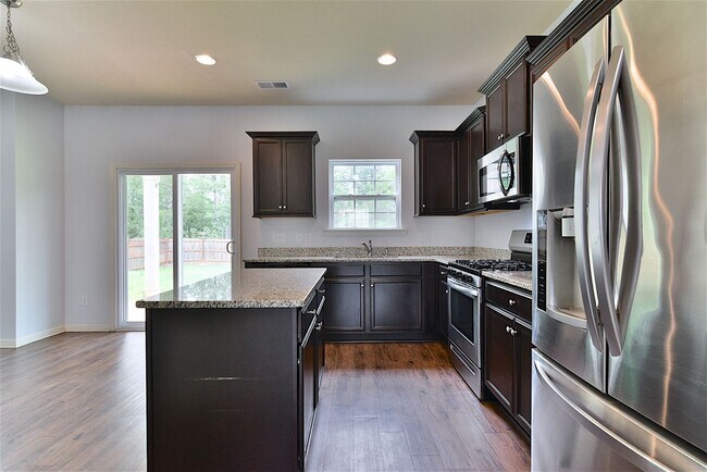 Building Photo - 804 Sunseeker Dr