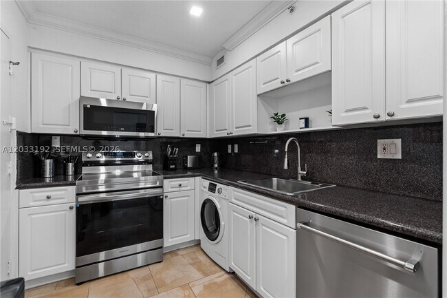 Building Photo - 2501 S Ocean Dr