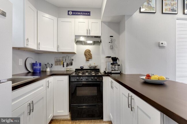 Building Photo - 1630 Rodman St