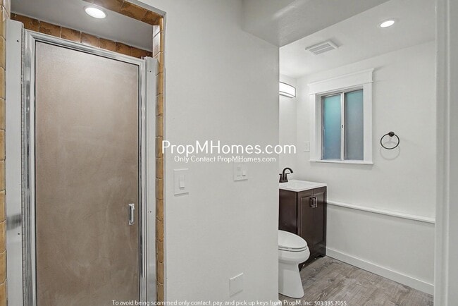 Building Photo - Freshly Renovated Four Bedroom Home in Bull Mountain!
