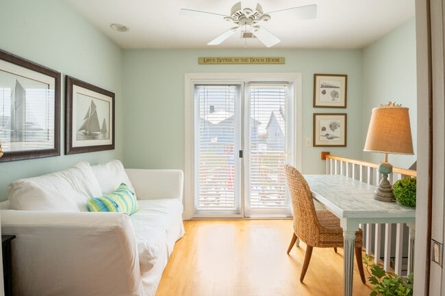 Building Photo - PERFECT SINGLE FAMILY OFF-SEASON MONTHLY R...