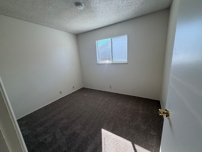 Building Photo - 612 Wigeon Way