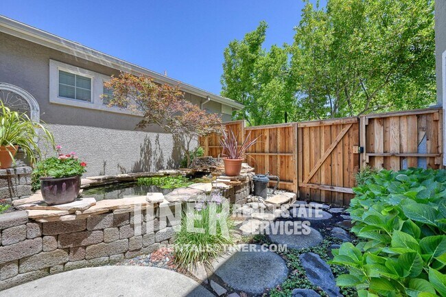 Building Photo - Gorgeous Home in Beautiful Folsom Community