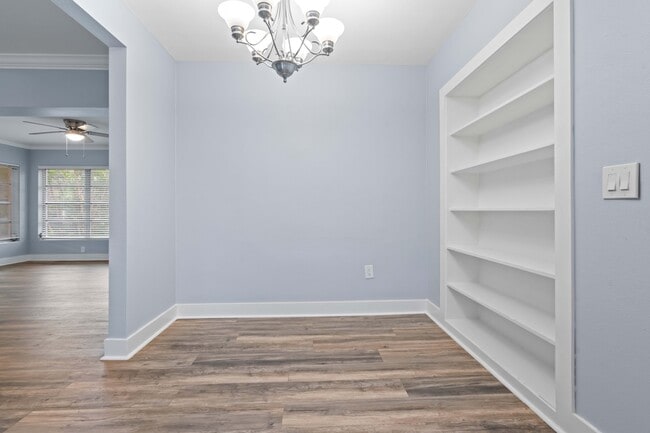 Building Photo - 2192 Belmar Dr