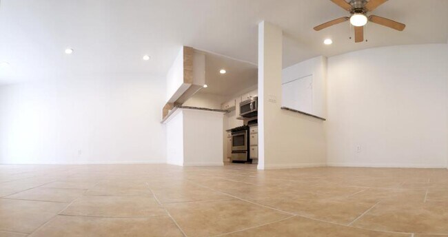 Building Photo - 1 bedroom in North Hollywood CA 91601