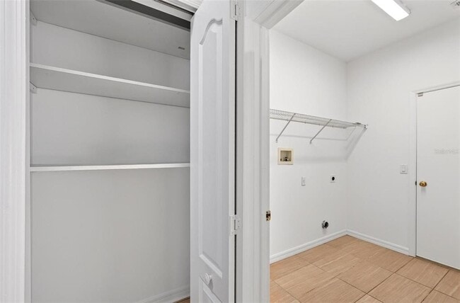 Building Photo - 7006 Pine Hollow Dr