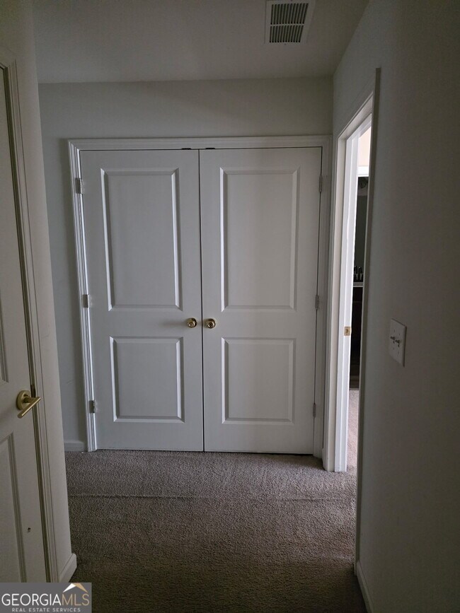 Building Photo - 1610 Larkspur Trl