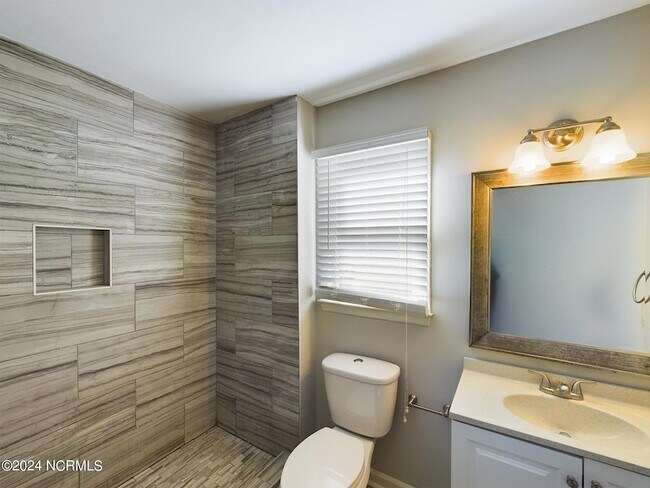 Building Photo - 3520 Casine Ct