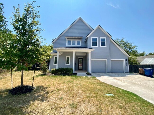 Building Photo - 2303 Rogge Ln