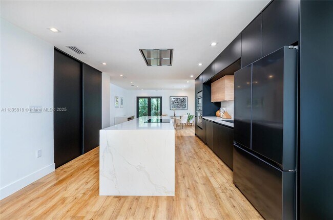 Building Photo - BAY VISTA PARK